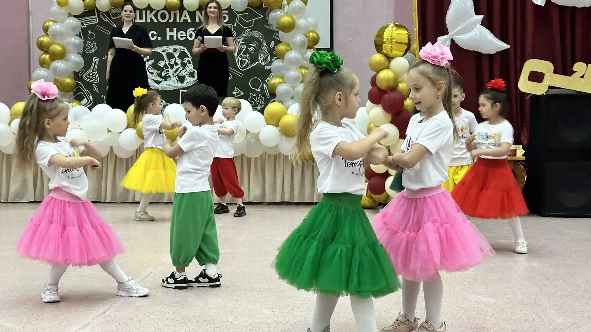 ПОЗДРАВЛЯЕМ ВЫПУСКНИКОВ