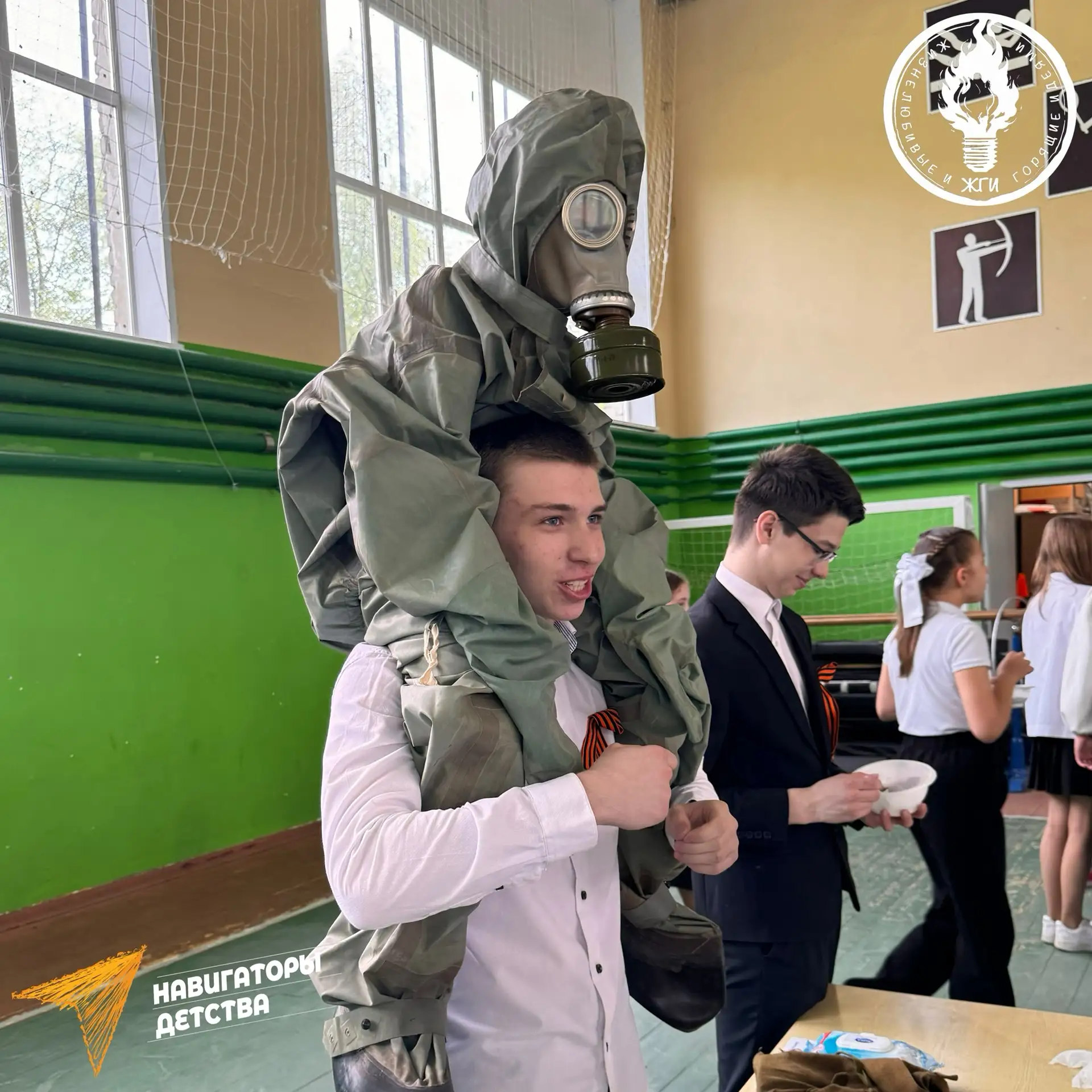 🎗️В нашей школе прошел замечательный фестиваль, посвященный Дню Победы! ⭐️  Ученики 6А и 6В классов 