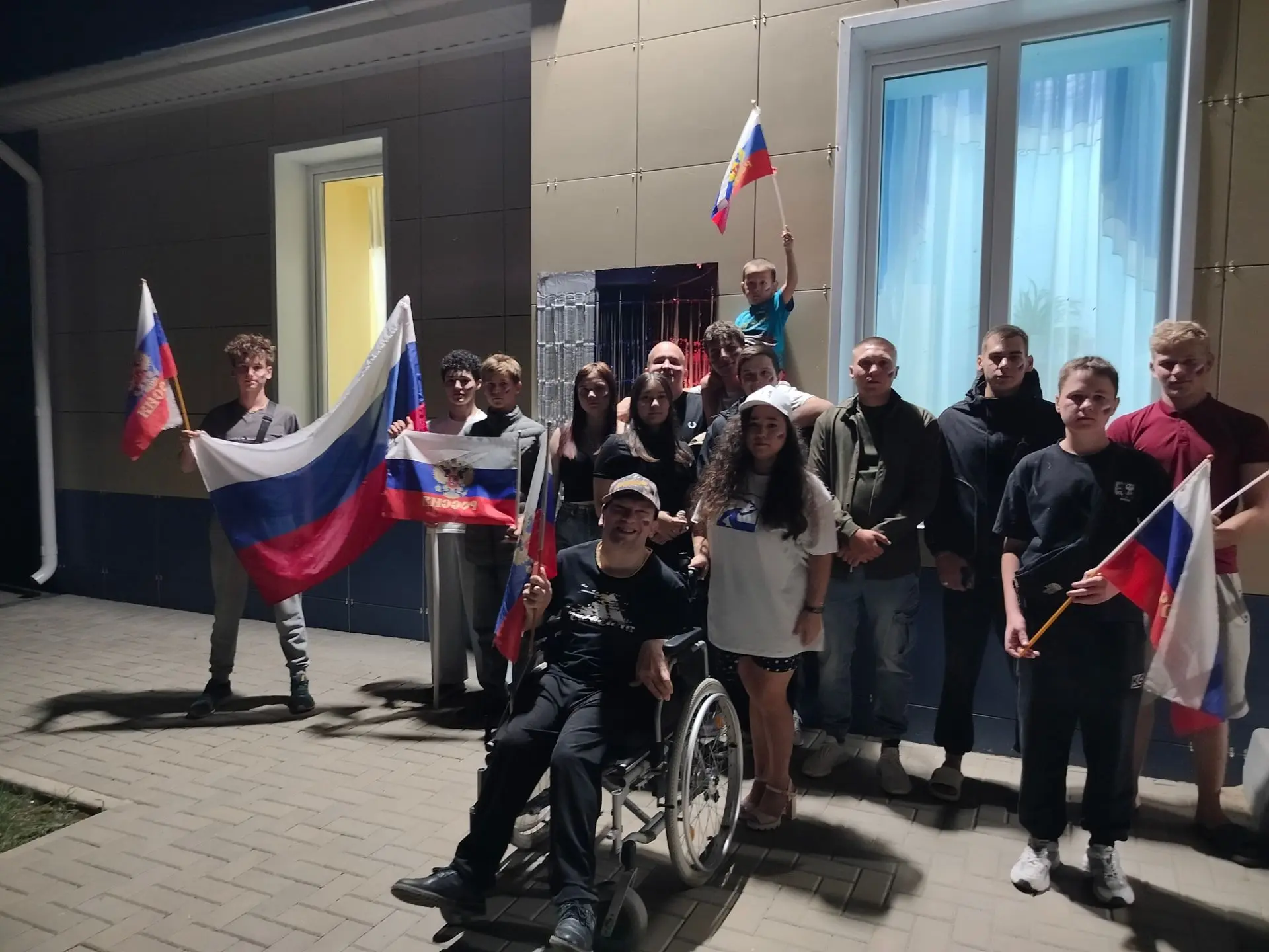 В Калач-Куртлакском Доме культуры прошла патриотическая акция, посвящённая Дню Государс...