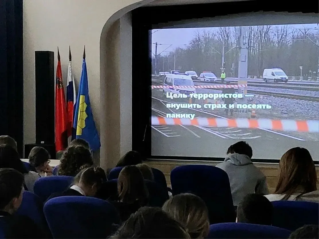 В МОУ "СОШ имени А.П.Чехова" прошла важная встреча учащихся 6–8 классов с представителями подразделе