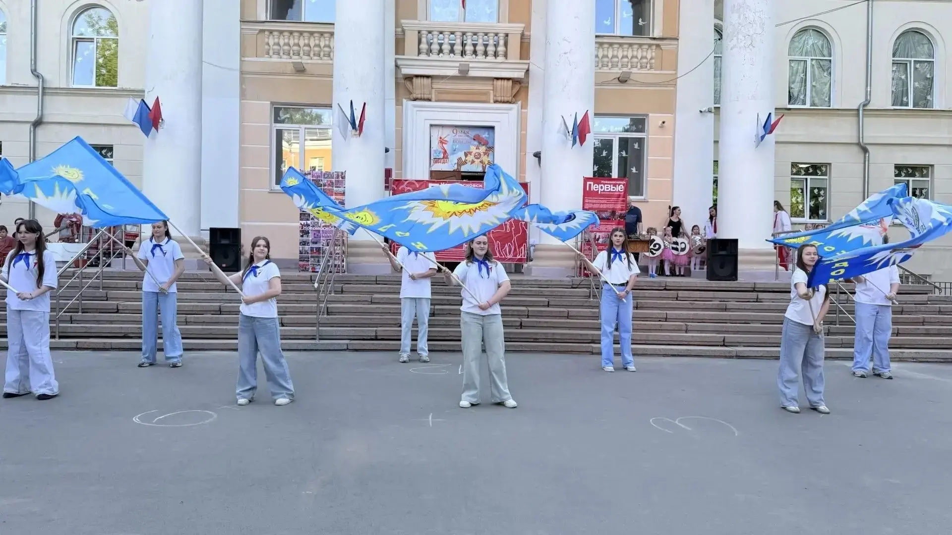 🎉 «Пионерский квартирник»: душевно, ярко, вместе!  В День детских общественных объединений у Дворца 