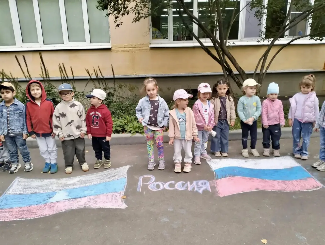 День Российского флага — отличный повод познакомить детей с главным символом страны 🇷🇺