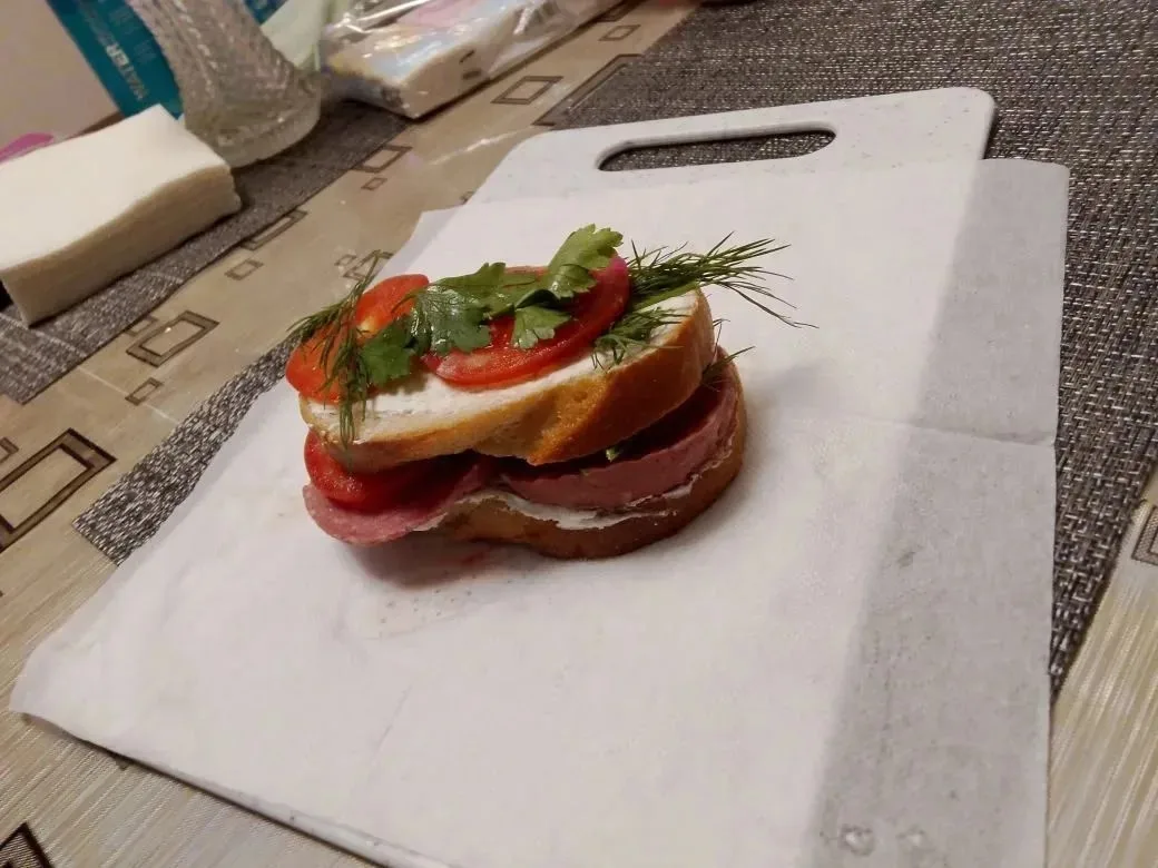 🥪 Домашнее задание со вкусом: полезный бутерброд своими руками!  После уроков о здоровом питании, ко