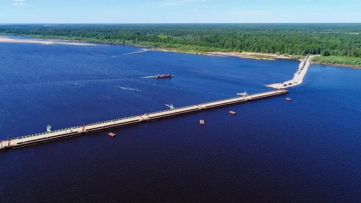 🌉  Движение открыто для всех видов транспорта! Понтонный мост через Вычегду заработал рекордно рано