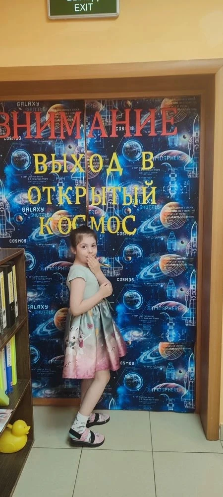 В предверии Дня космонавтики дети подготовительной группы "Непоседы" превратили свою группу в Детску
