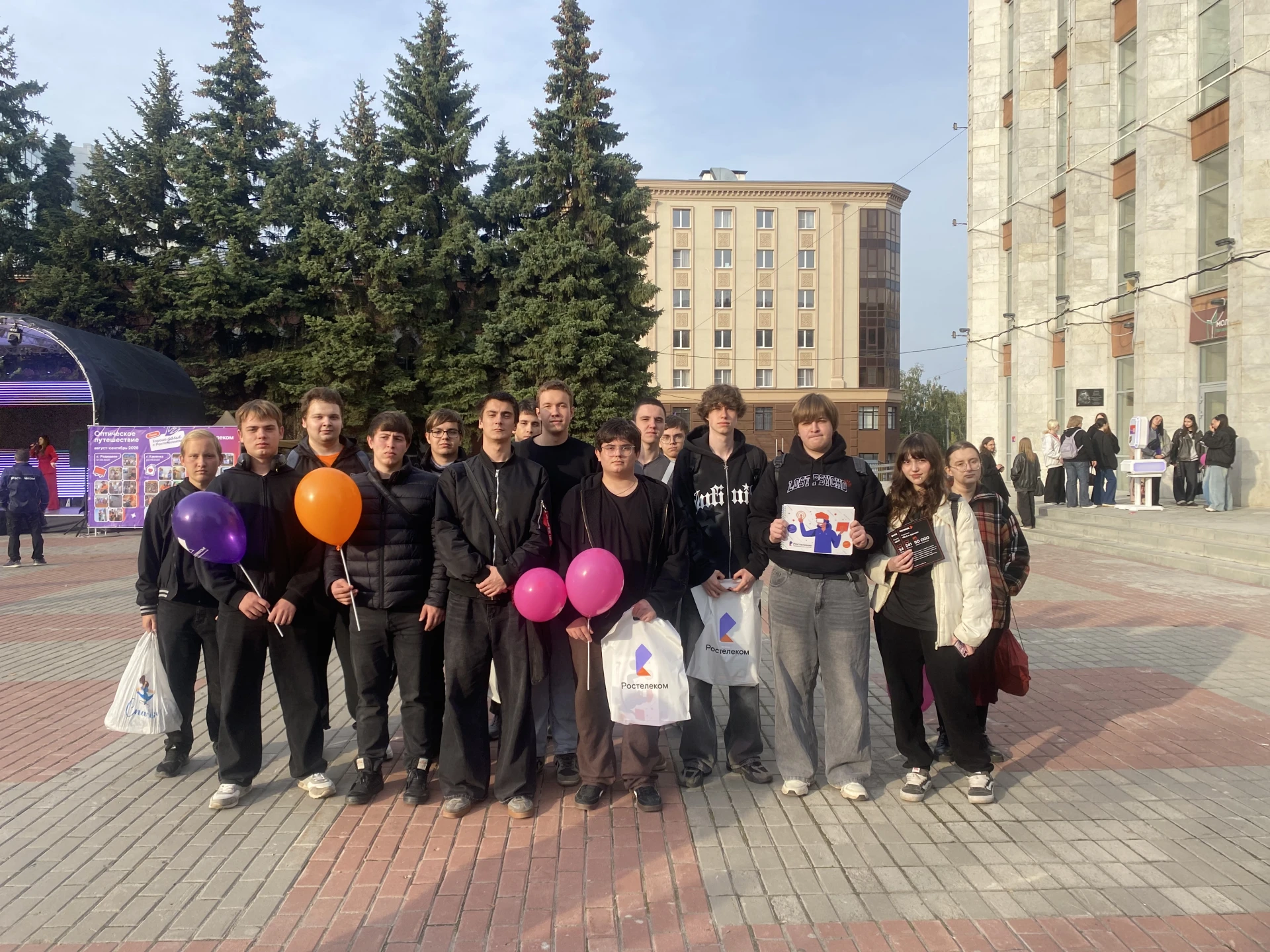 Делимся знаниями весело! 🌐