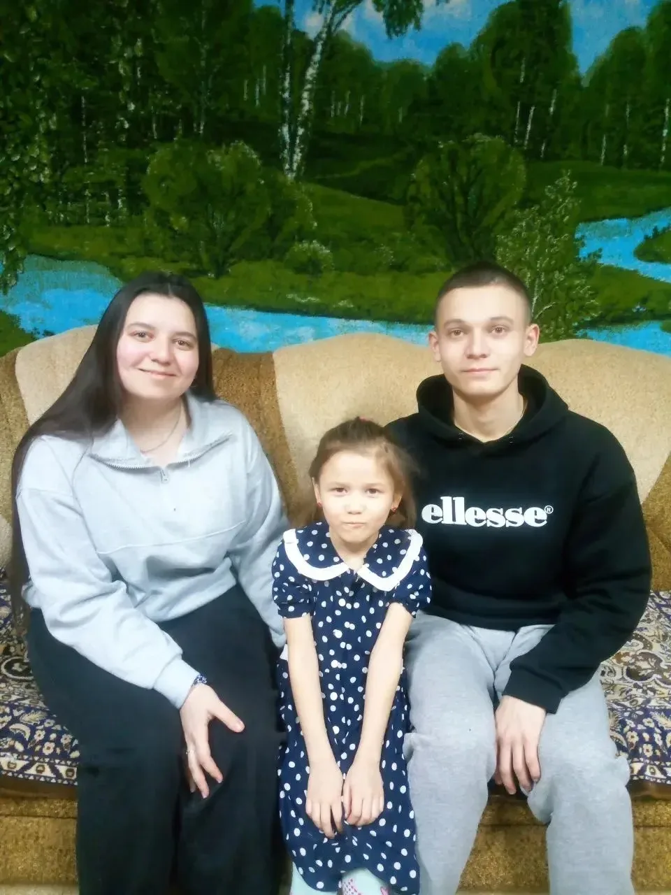 Бүген бит студентлар көне! 🧑‍🎓 📖 
Безнең нәниләребез дә студент абый-апайларын бәйрәм белән котлы