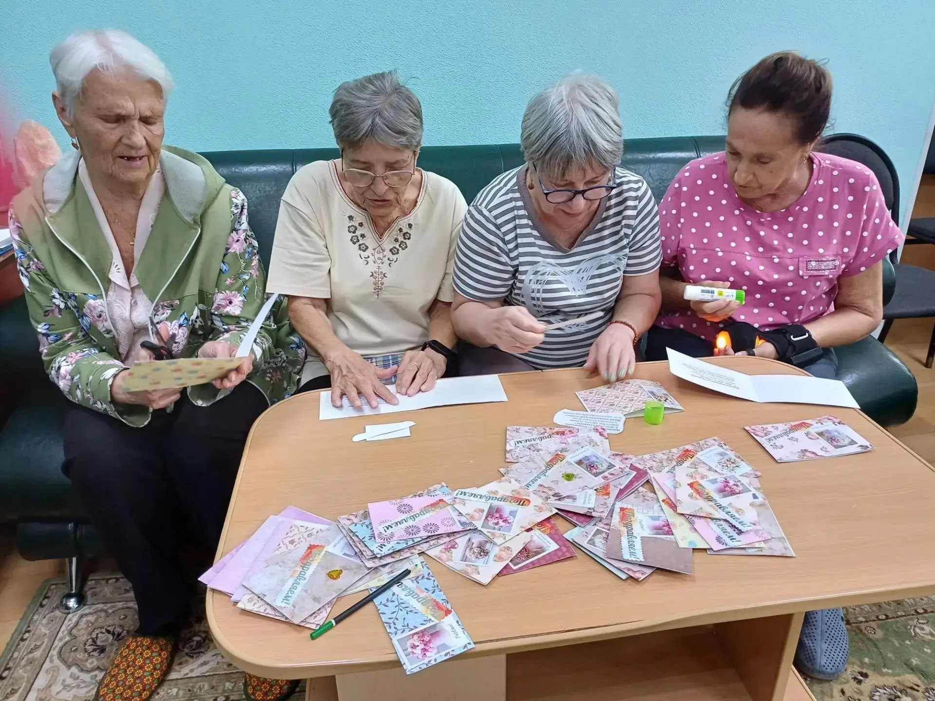 В преддверии Дня добра❤️ и уважения наши получатели социальных услуг вложили частичку д...
