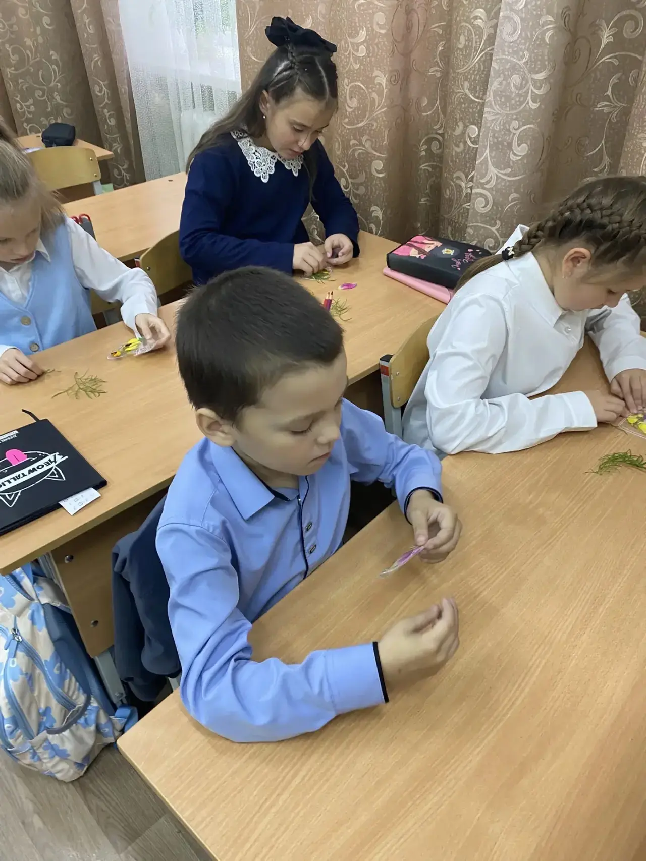 💐 «От сердца к сердцу»: открытки для любимых учителей