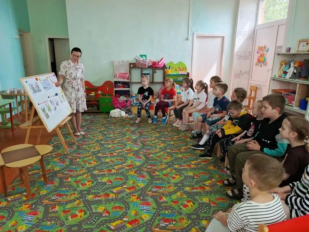 Осторожно! Железная дорога!"
Железная дорога для всех, а для детей особенно - зона повышенной опасно