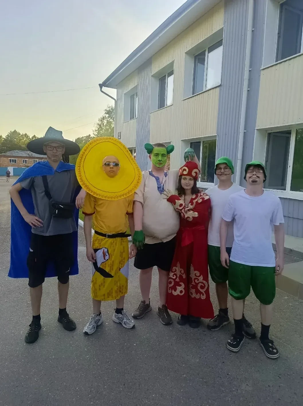 ☀ Лето! Салют!

C 1 июня загородный оздоровительный лагерь нашего колледжа "Салют" открыл сезон летн