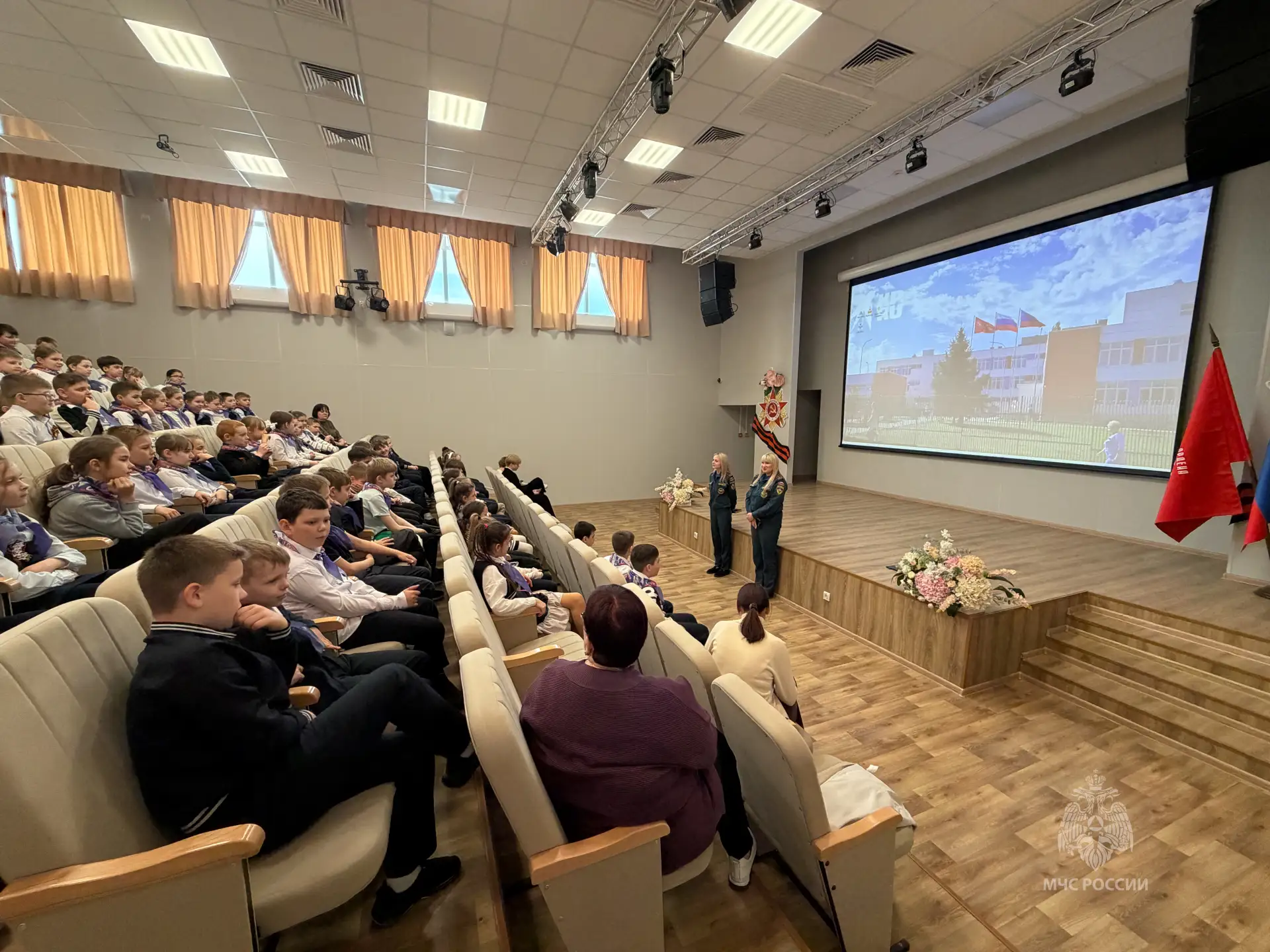 О пожарной безопасности для детей доступно  В стенах учебно-воспитательного комплекса №51 г. Луганск
