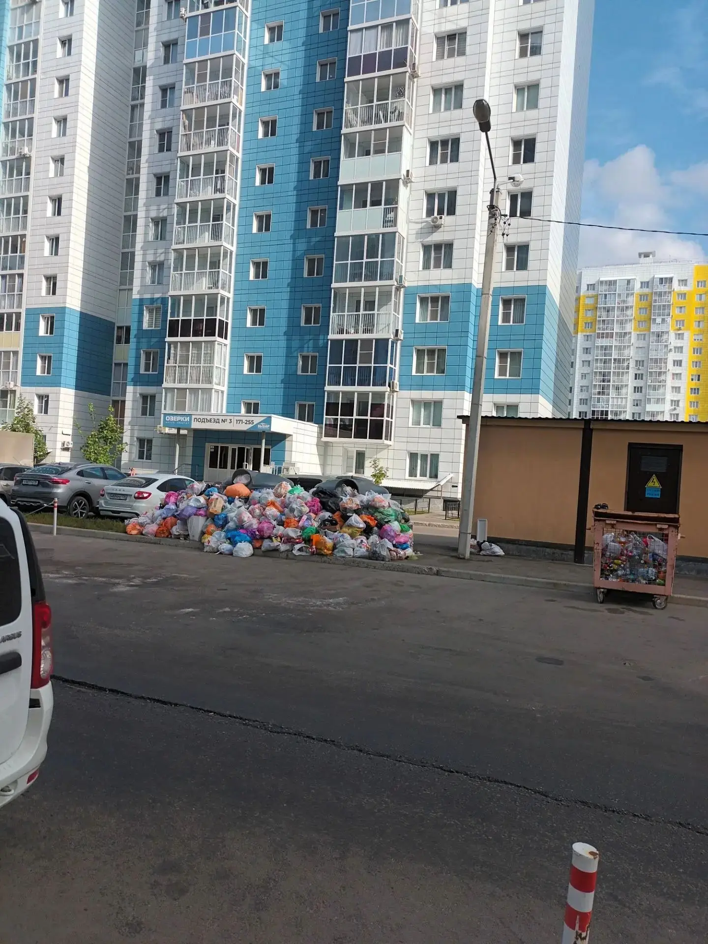 Что случилось в Озерках с мусоровозом?