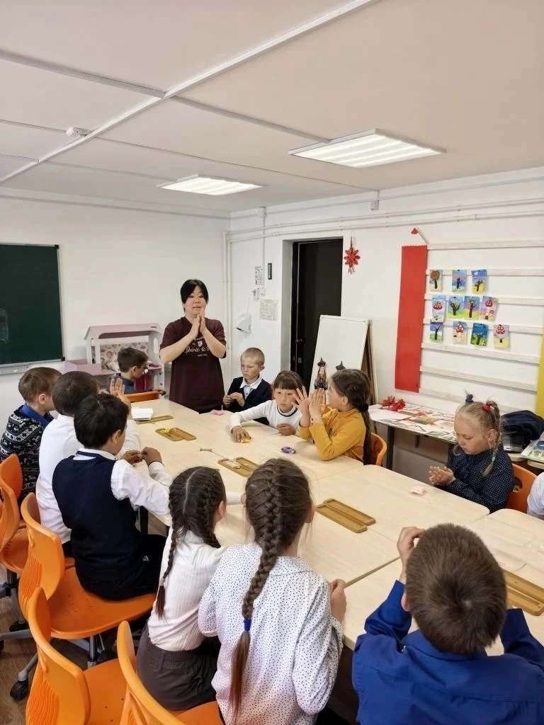 🎨🇨🇳 Любимые герои своими руками и первый урок китайского языка.  🏫На днях Центр дополнительного обра