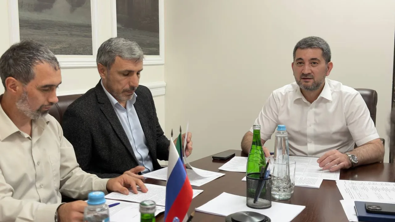 🇷🇺Под председательством врио министра Марата Шихалиева обсудили отношения ПАО «ЕГП» и...