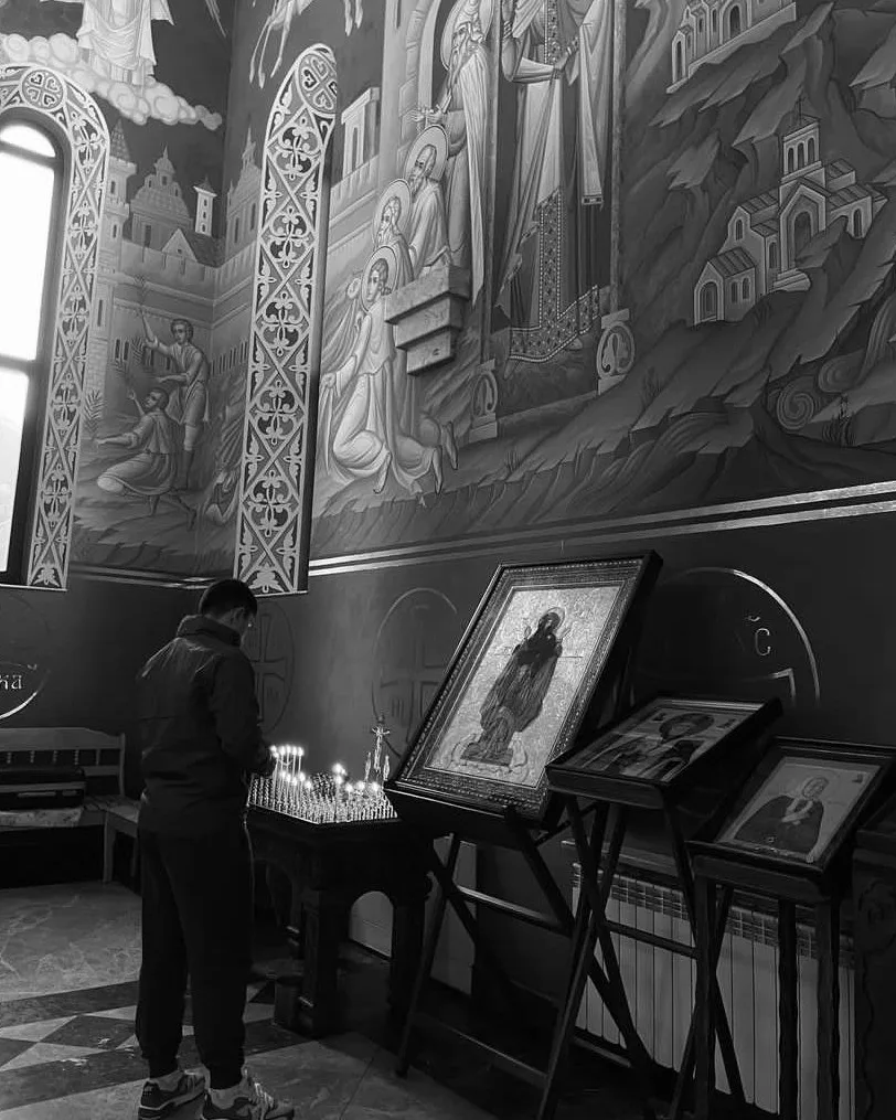 Подлинно, легче сено выдержит силу огня, чем дьявол – пламень любви. Она крепче стены, ...