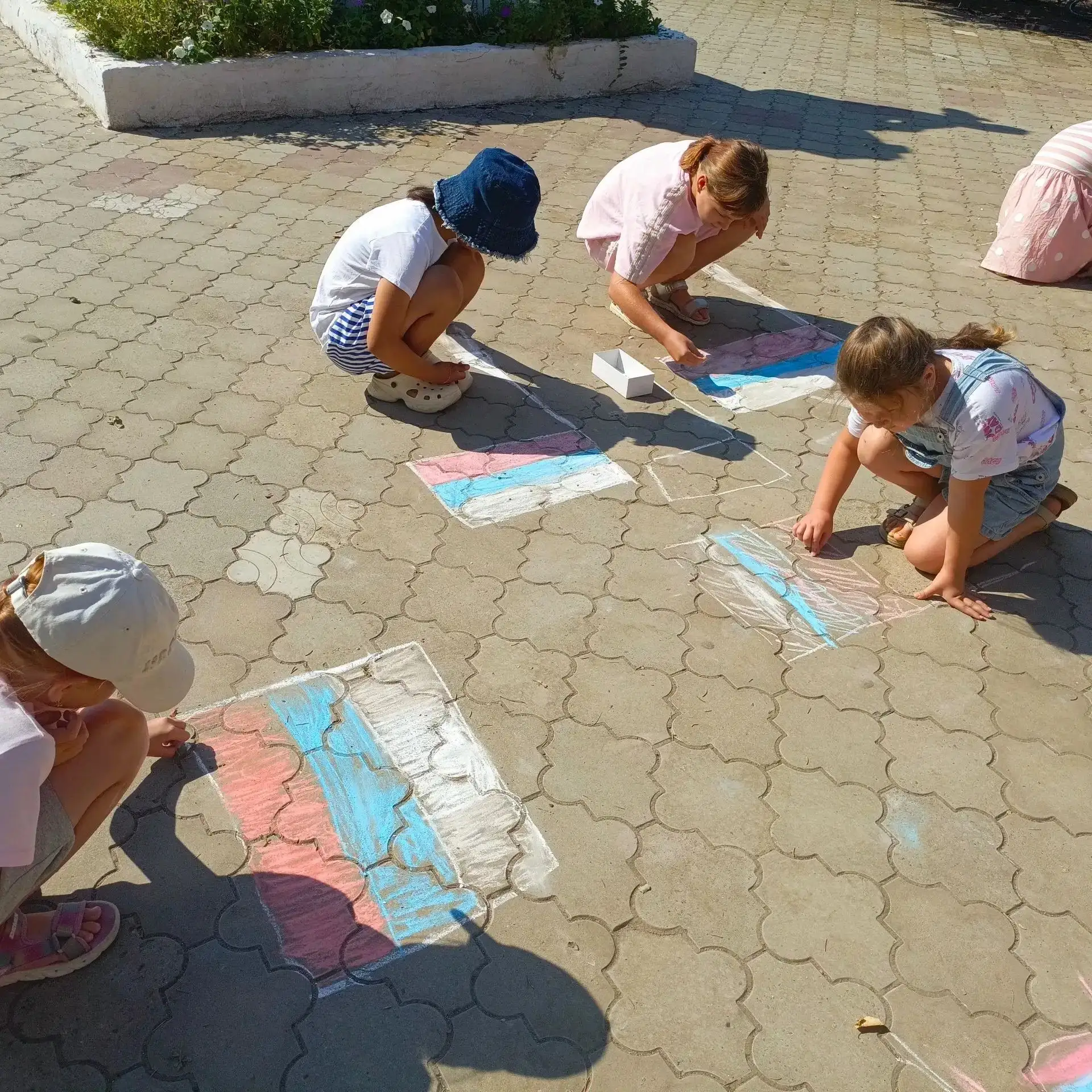 🇷🇺🇷🇺🇷🇺 В рамках Всероссийской акции «Цвета Родины» ученики  Шаминской школы приня...
