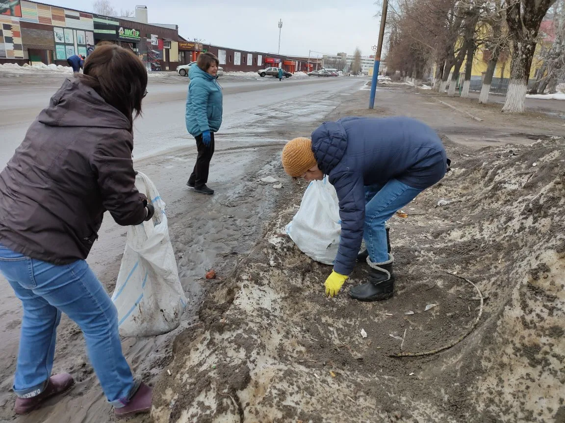 В рамках месячника по благоустройству территории города МКП Водоканал принял участие в ...