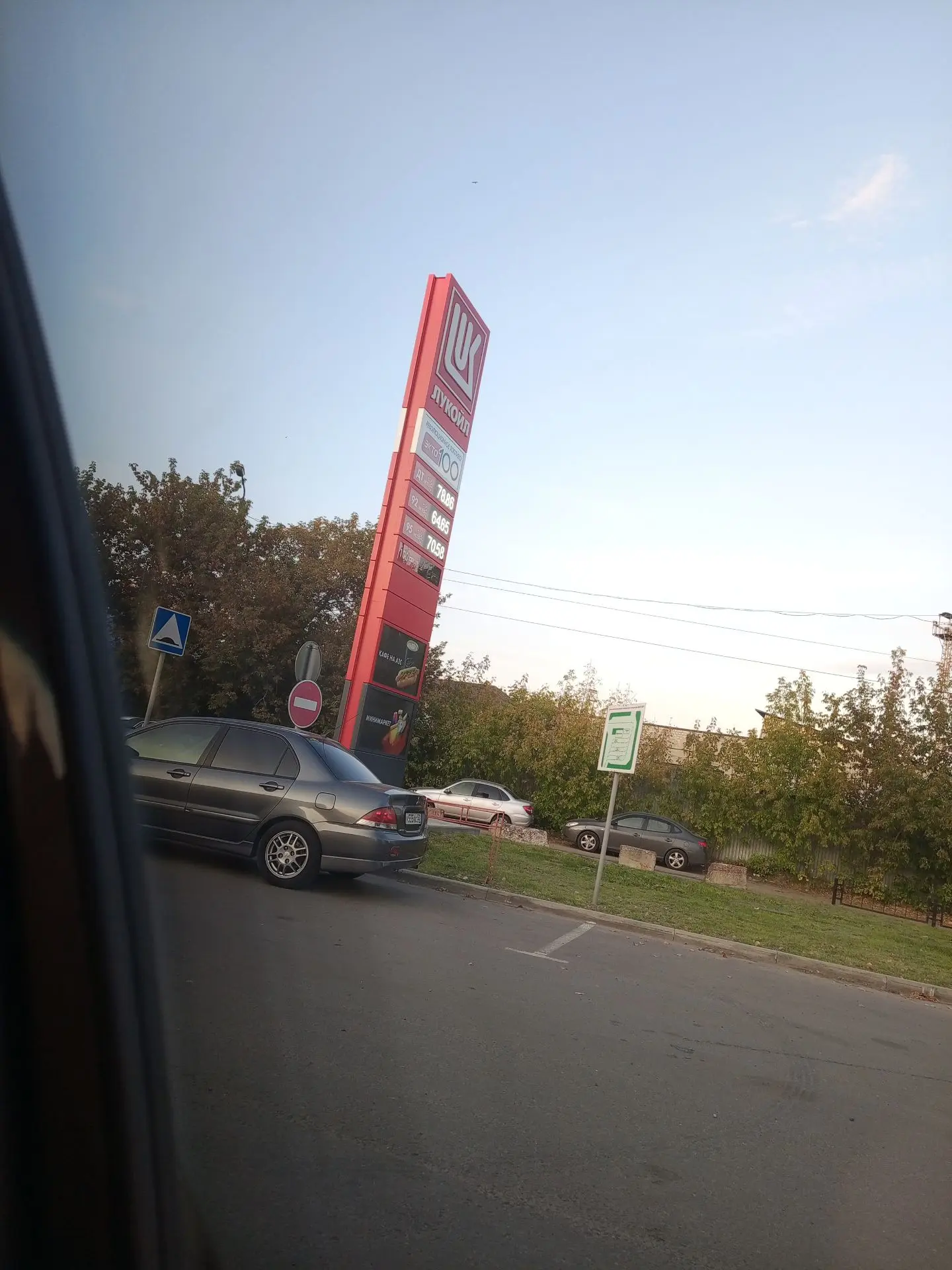 Сормовский поворот, есть бензин, очередь небольшая пока.