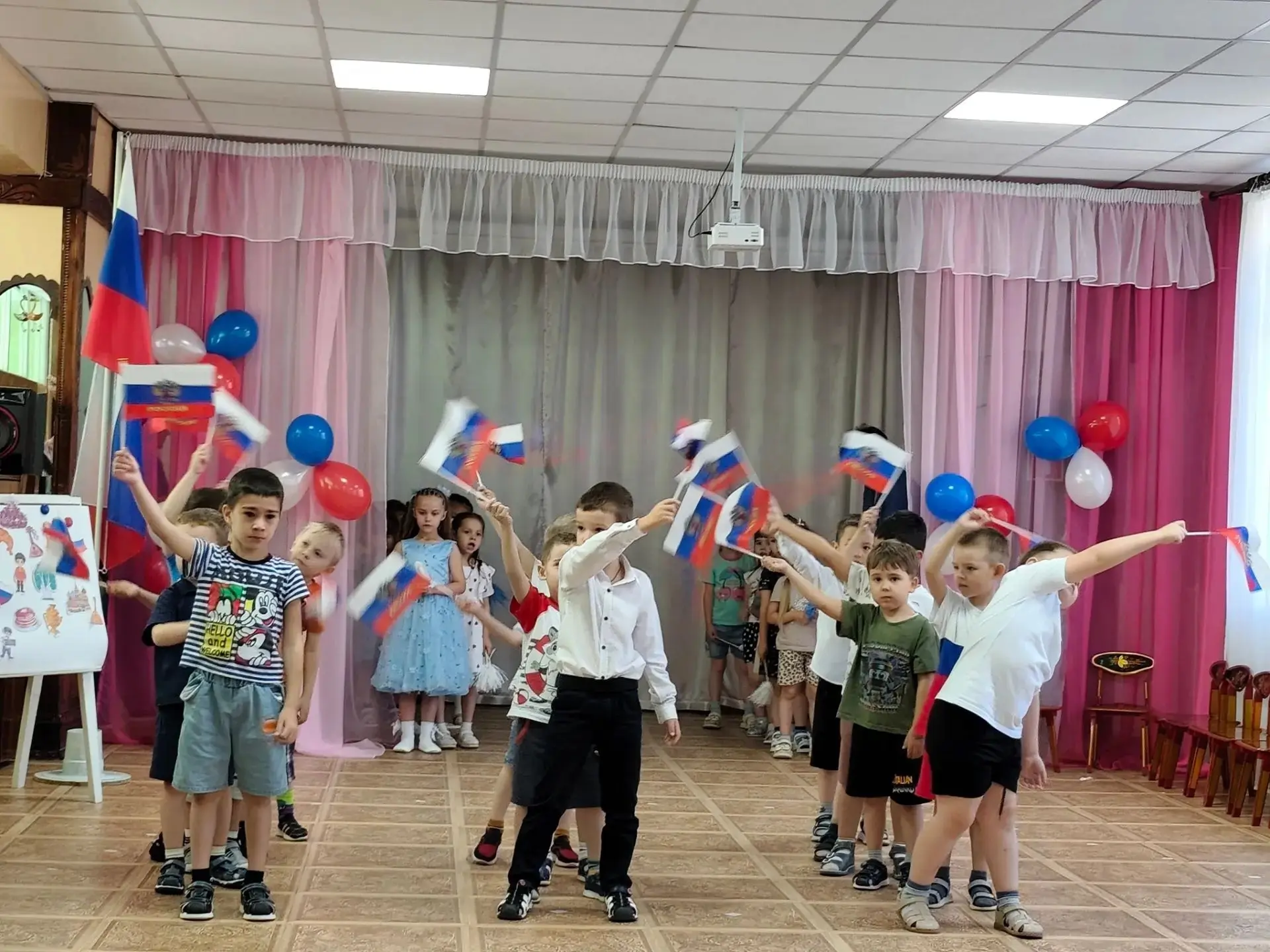 🇷🇺В День Государственного флага Российской Федерации, который отмечается 22 августа, ...