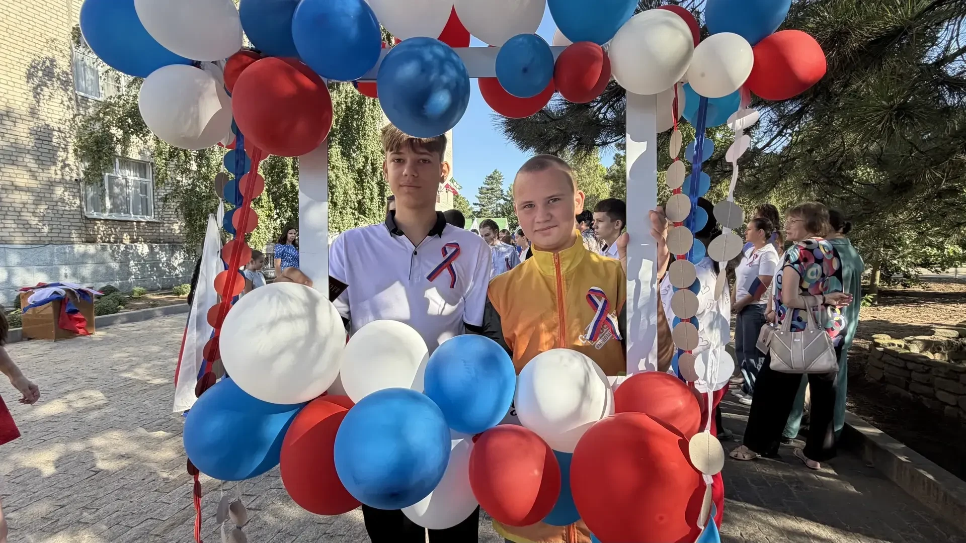 🎉 С Днём Государственного флага России! 🇷🇺В Старощербиновской прошла трогательная и ...
