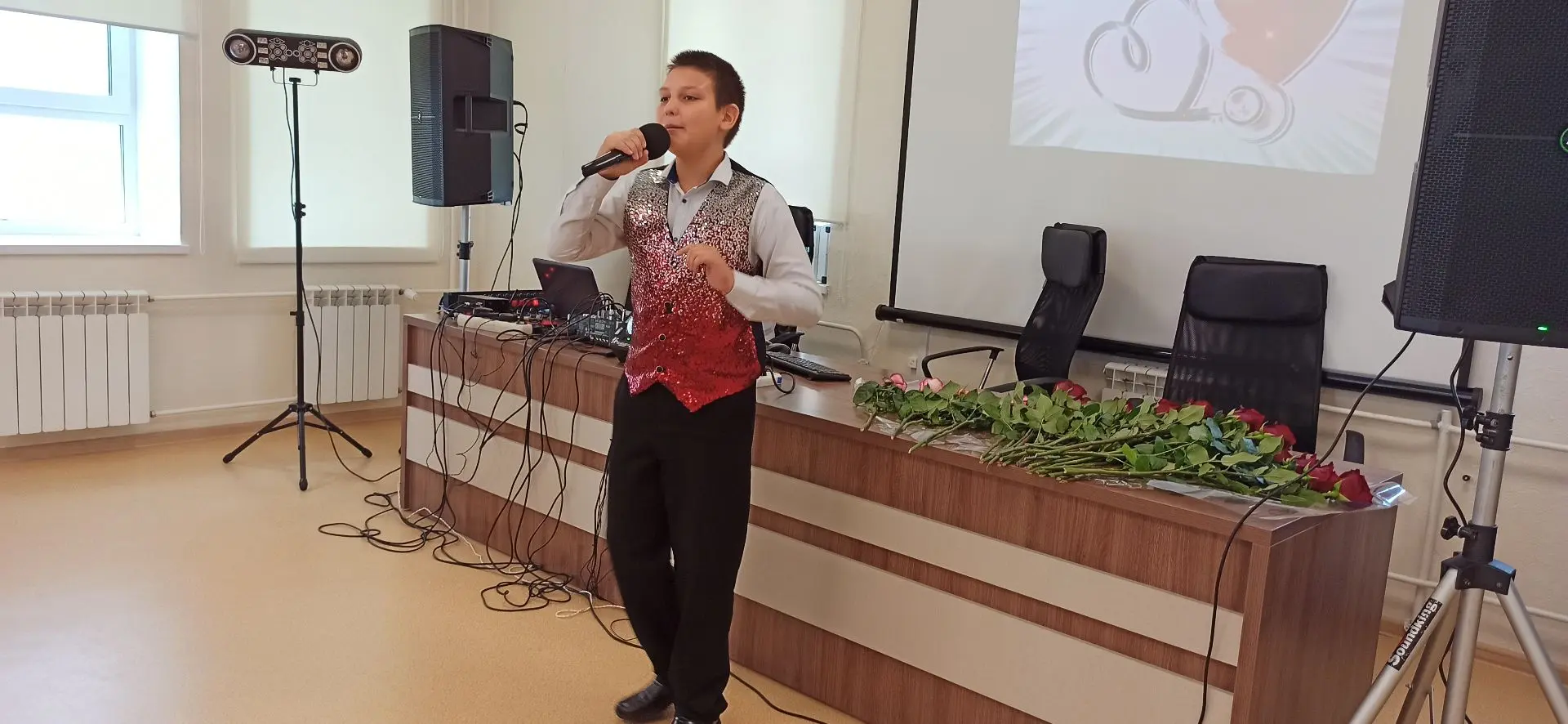 В адрес медицинских работников поликлиники сегодня прозвучало много теплых, душевных поздравлений. С