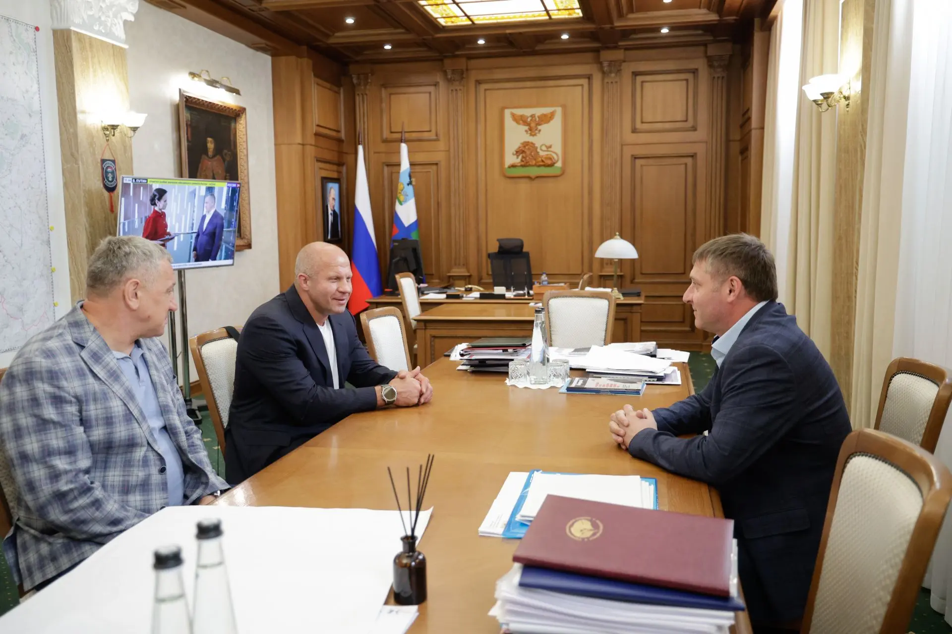 💪Врио губернатора Белгородской области Александр Шуваев провёл рабочую беседу с легендарным российс