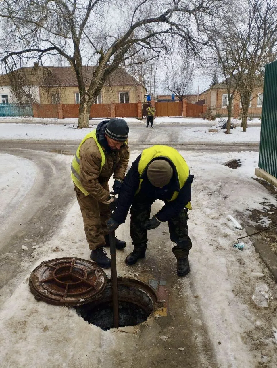 На КНС в г. Новоазовск Донецкой Народной Республики специалисты Мособлводоканала промыли гидростаты 