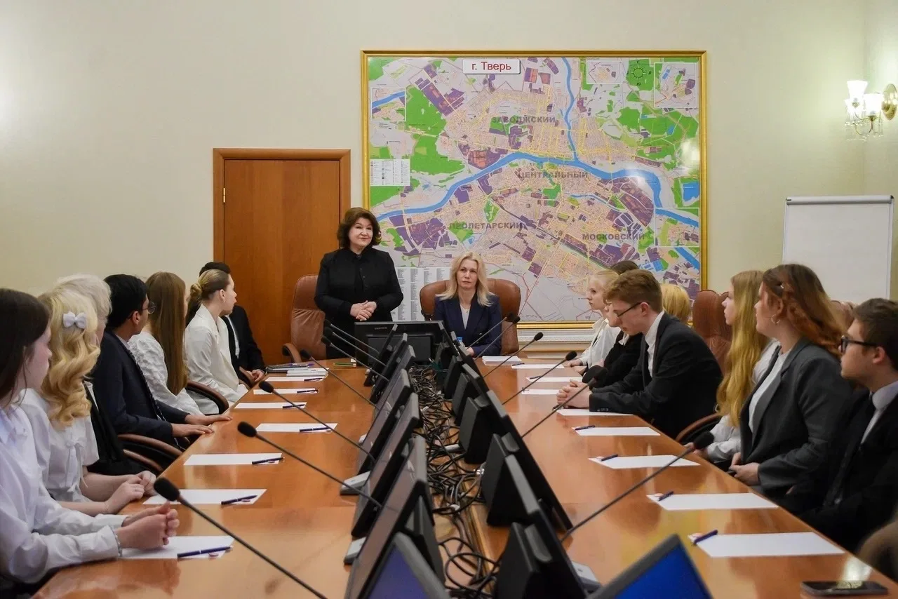 🎓 Гордость за наших десятиклассниц!