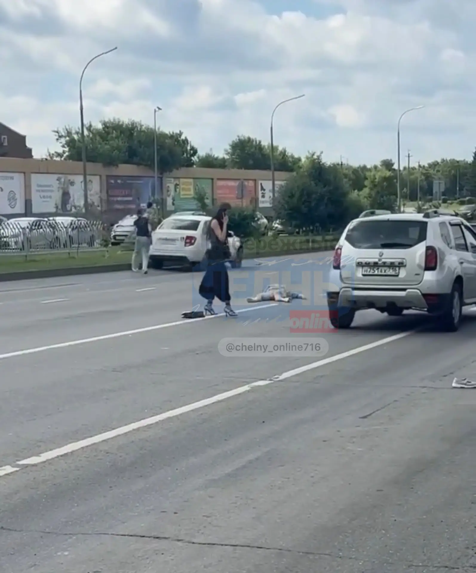 “На остановке Челныгорстрой сбили женщину на смерть 😱
Мужчина лет 35+ на повышенной скорости на кра