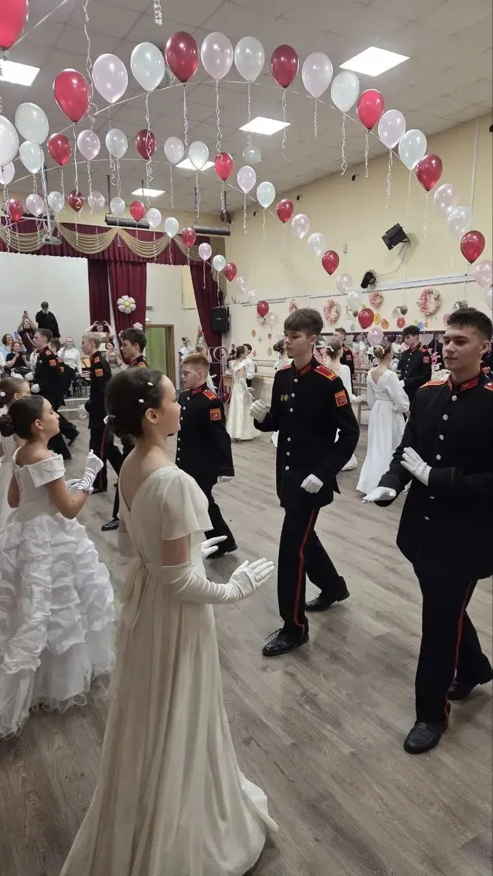 Традиционный весенний бал в Севастопольском корпусе 🌷    7 марта, в преддверии Международного женско