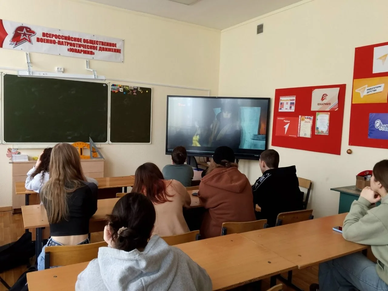 Кино в ЦДИ: «Африка» Ученики 5-8 классов посмотрели фильм «Африка» (6+) в Центре детских инициатив. 