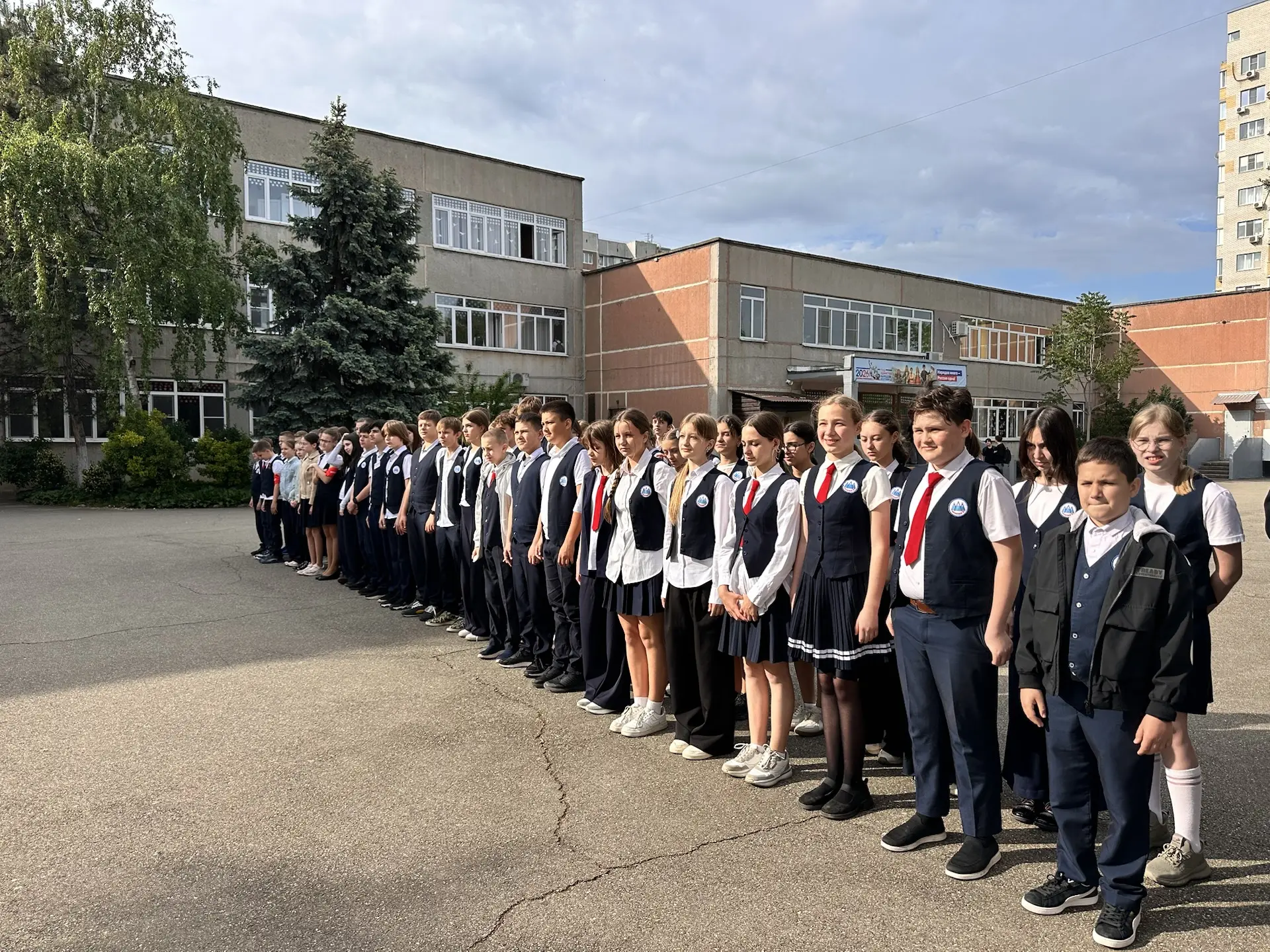РАЗГОВОРЫ О ВАЖНОМ 📌✅  Традиционно каждый понедельник и начало учебной недели, гимназисты начали с и