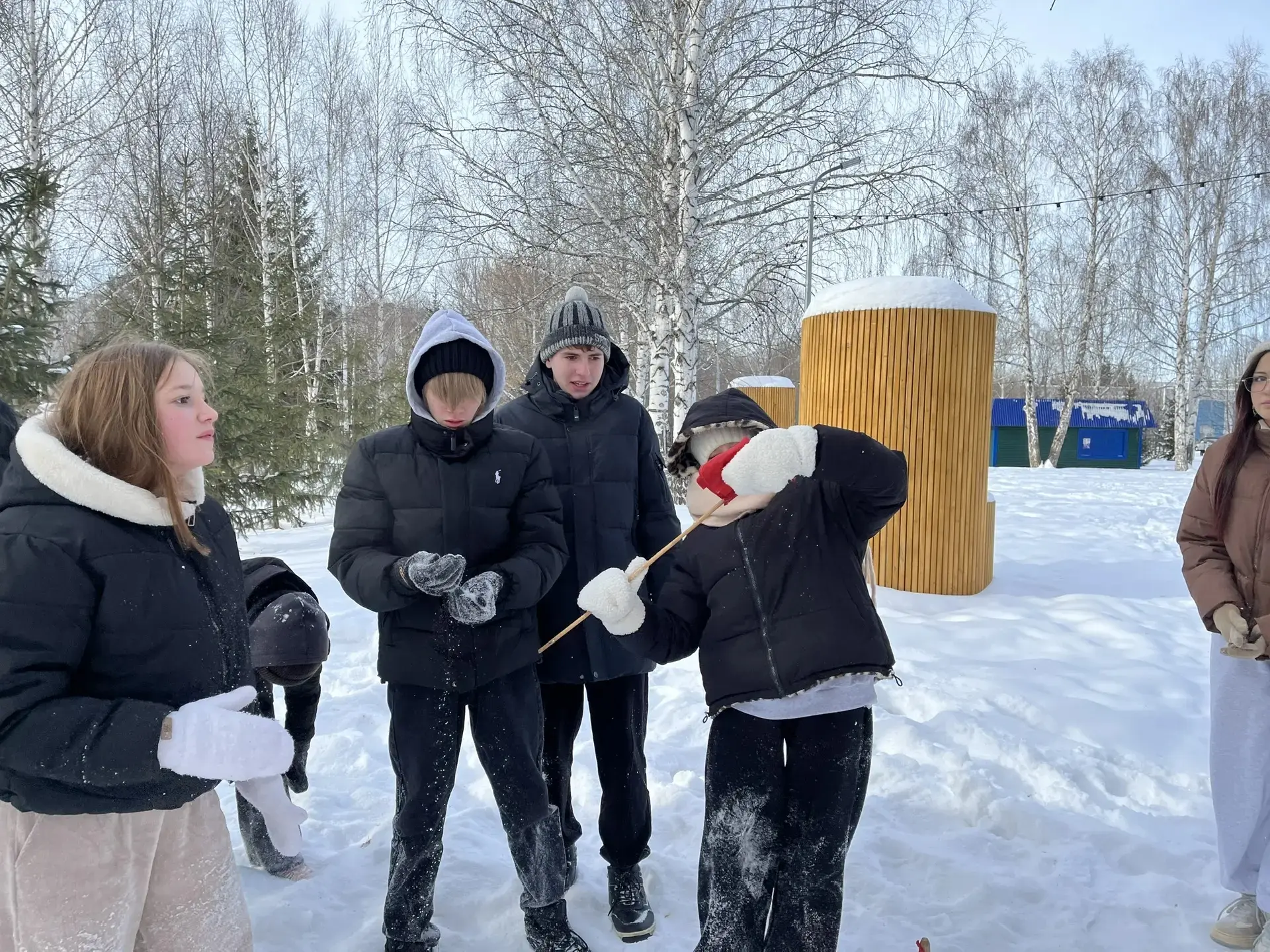 Ура! Наши ребята из 8-х классов одержали победу в городской военно-спортивной игре "Зарница", котора