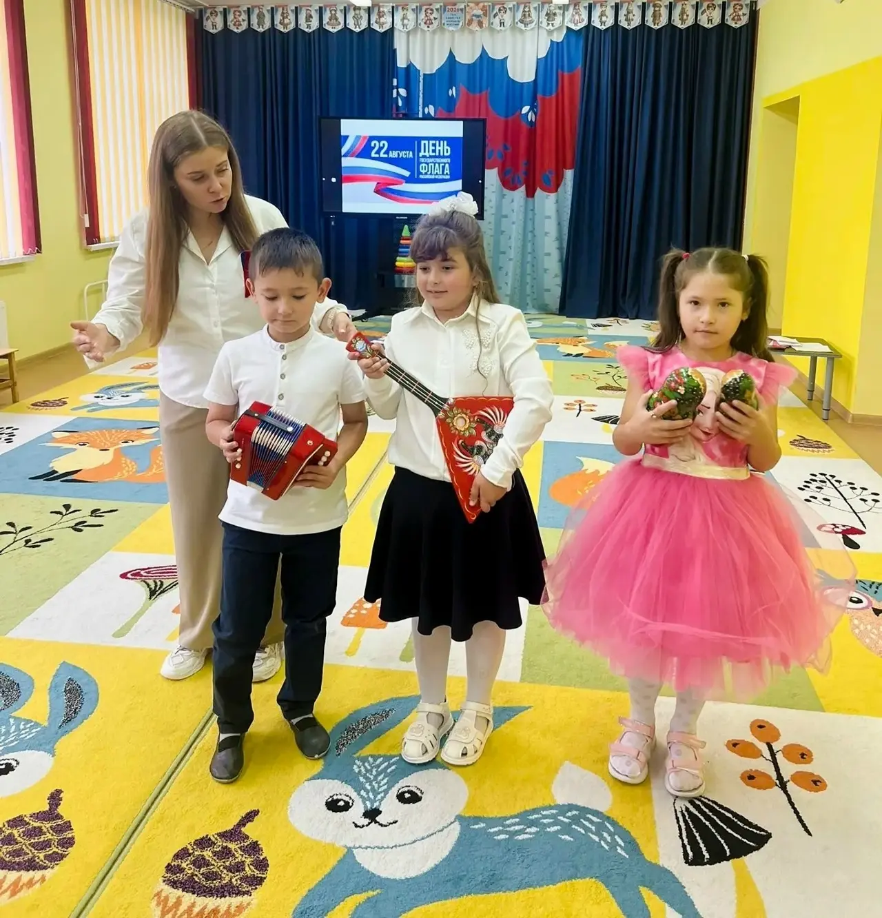 🎉 В  детском саду прошли  мероприятия: игровое занятие «Флаг моей Родины» и массовый д...