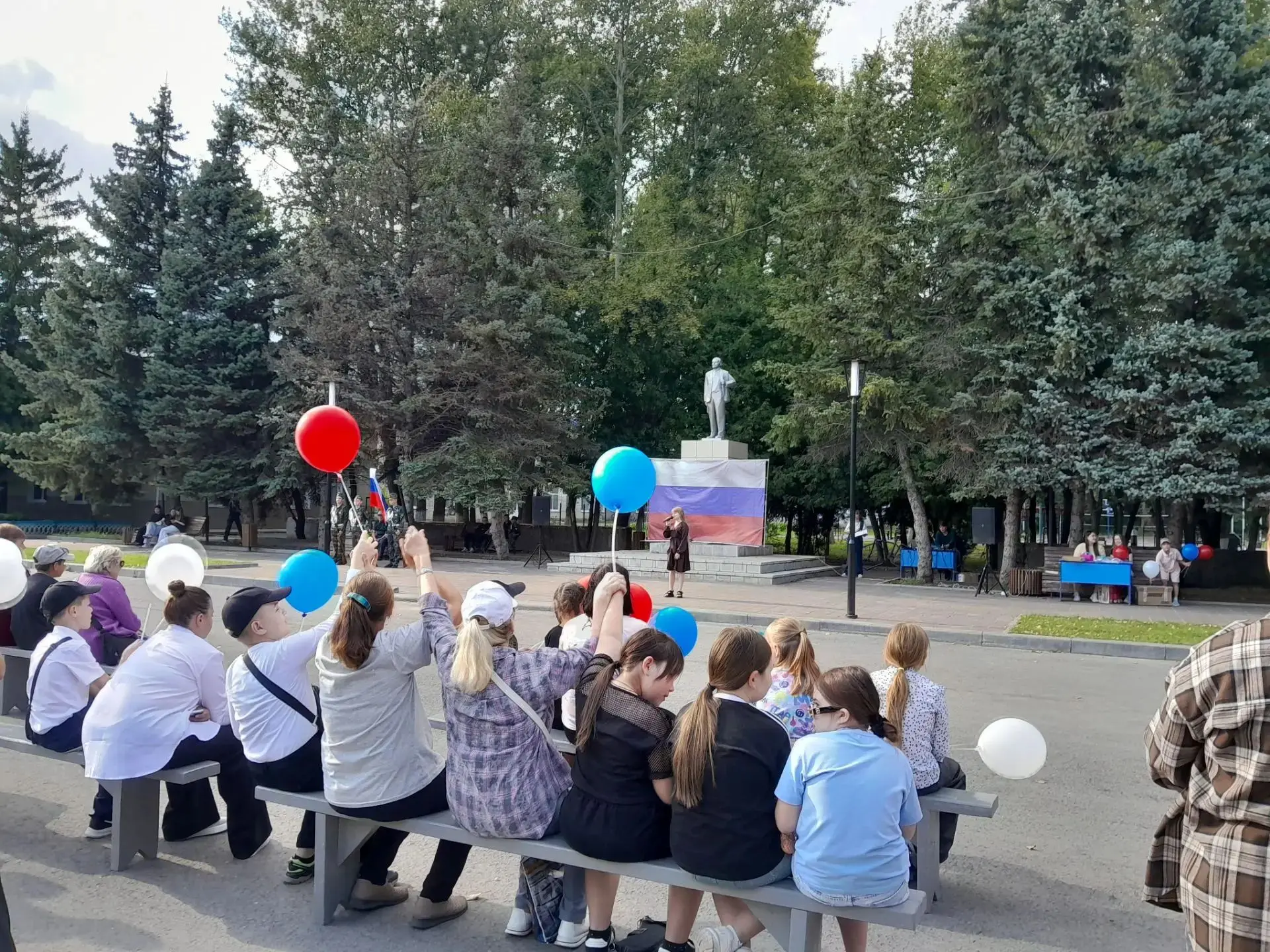 В преддверии Дня Государственного флага Российской Федерации состоялся праздничный конц...
