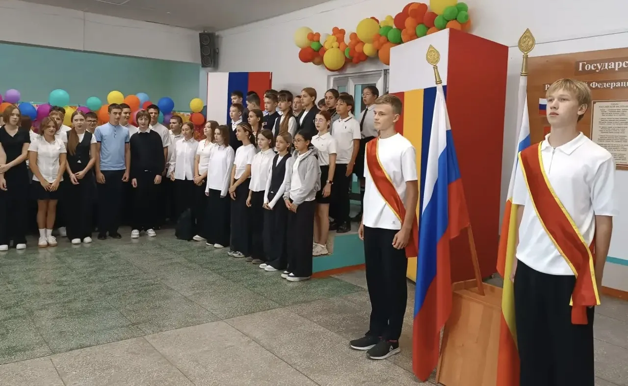 🗓️ 7 сентября 2026 года в нашей школе прошла традиционная еженедельная линейка, котора...