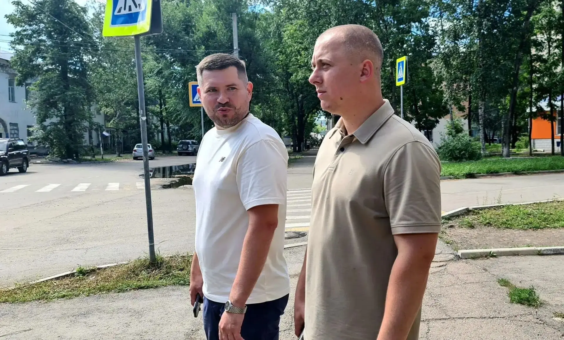 Мэр Биробиджана и депутат Кирилл Девятко провели инспекционный обход городских улиц