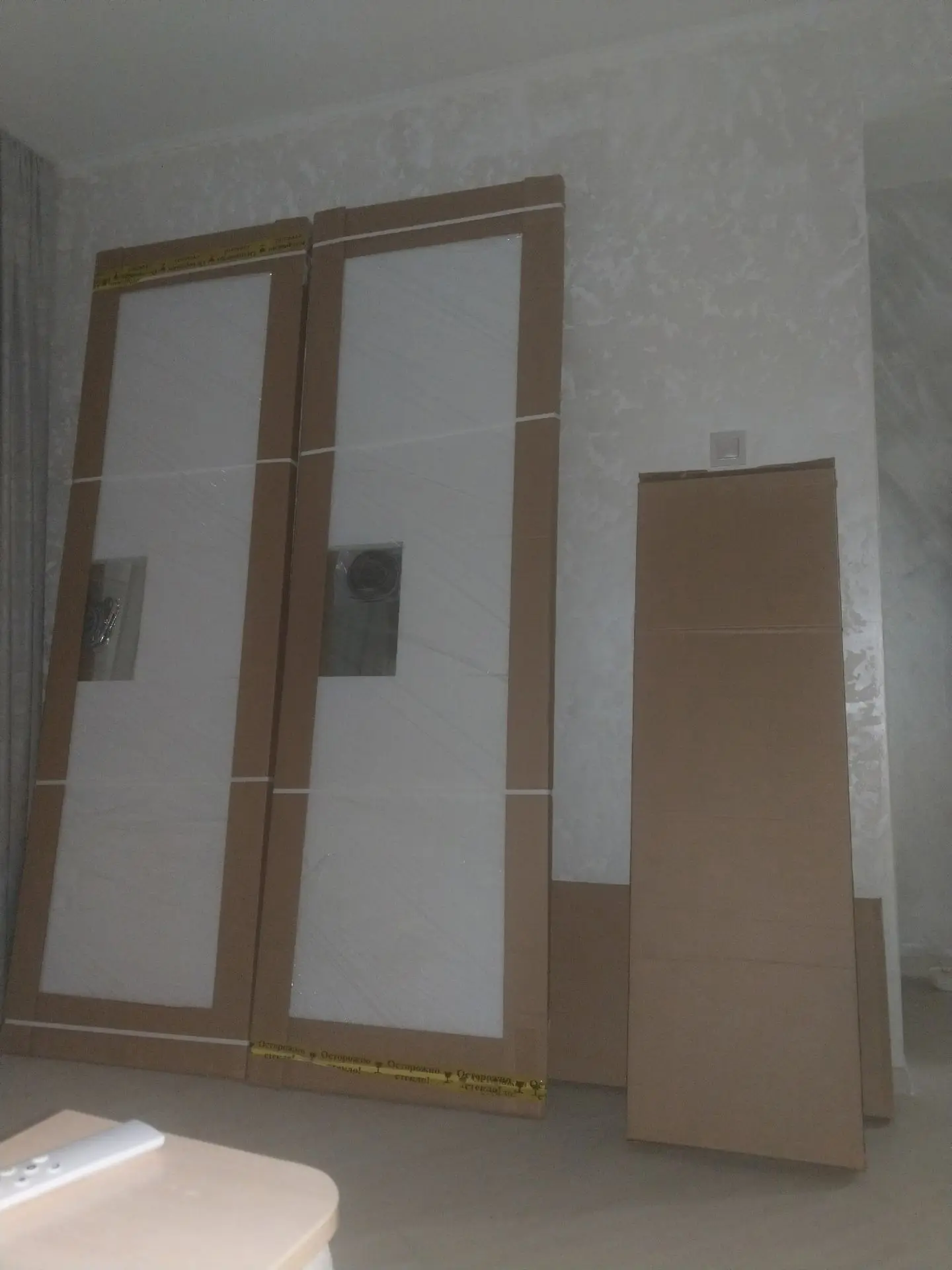 Нужно завтра собрать шкаф. 240х140х45.