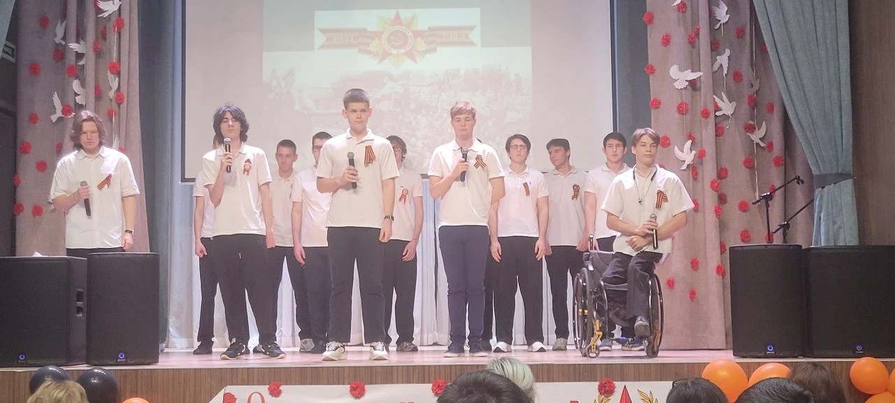 🎵 Песенный фестиваль "Артисты фронту" 🎤    7 мая в нашей школе прошёл песенный фестиваль, посвящённы