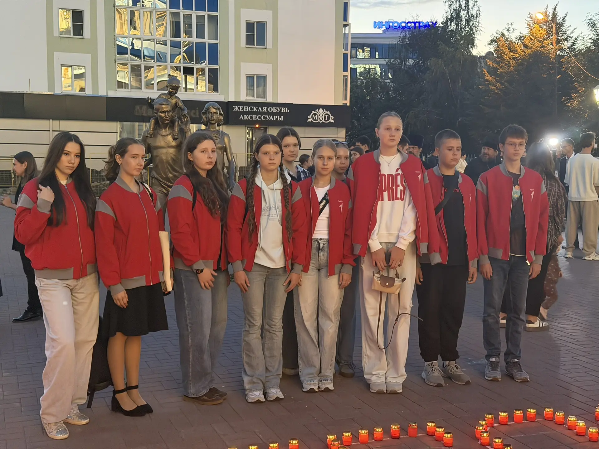 Сегодня вечером на Соборной площади прошла памятная акция «Сердце Беслана». В 19:00 заж...