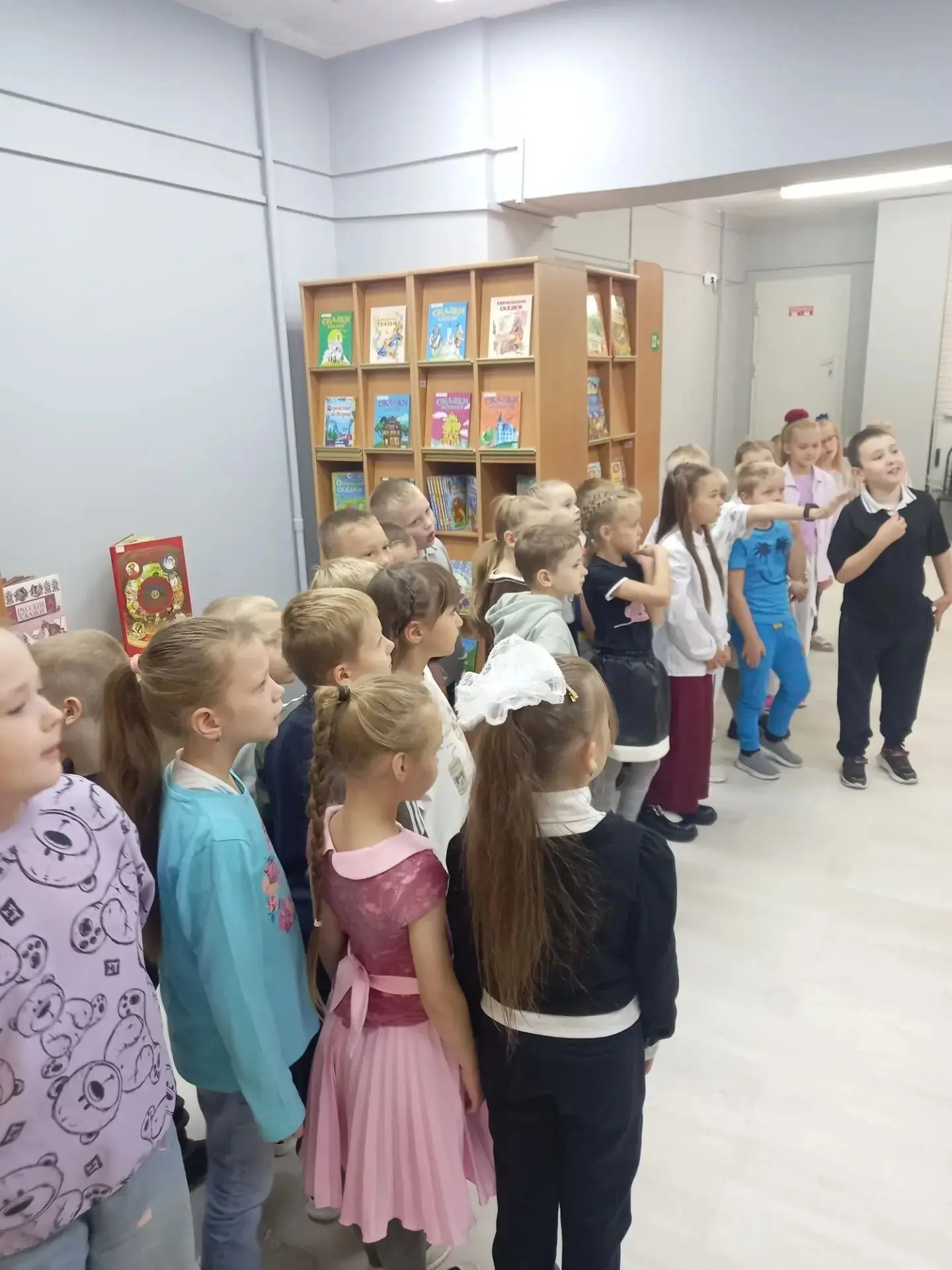 📚 1 октября обучающиеся 1а класса с классным руководителем Можейко Татьяной Анатольевн...
