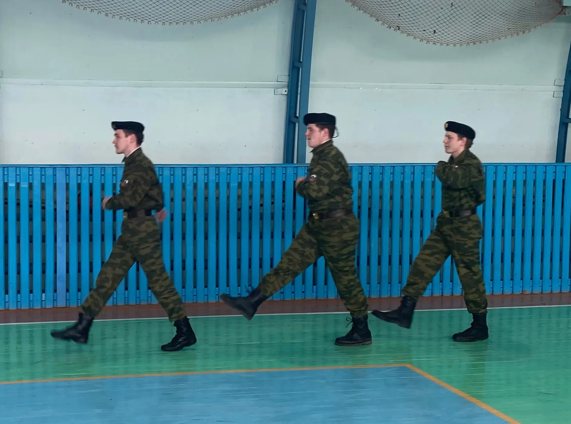 Сегодня в Истошинской школе прошёл смотр‑конкурс строя и песни, посвящённый 81‑й годовщине Дня Побед