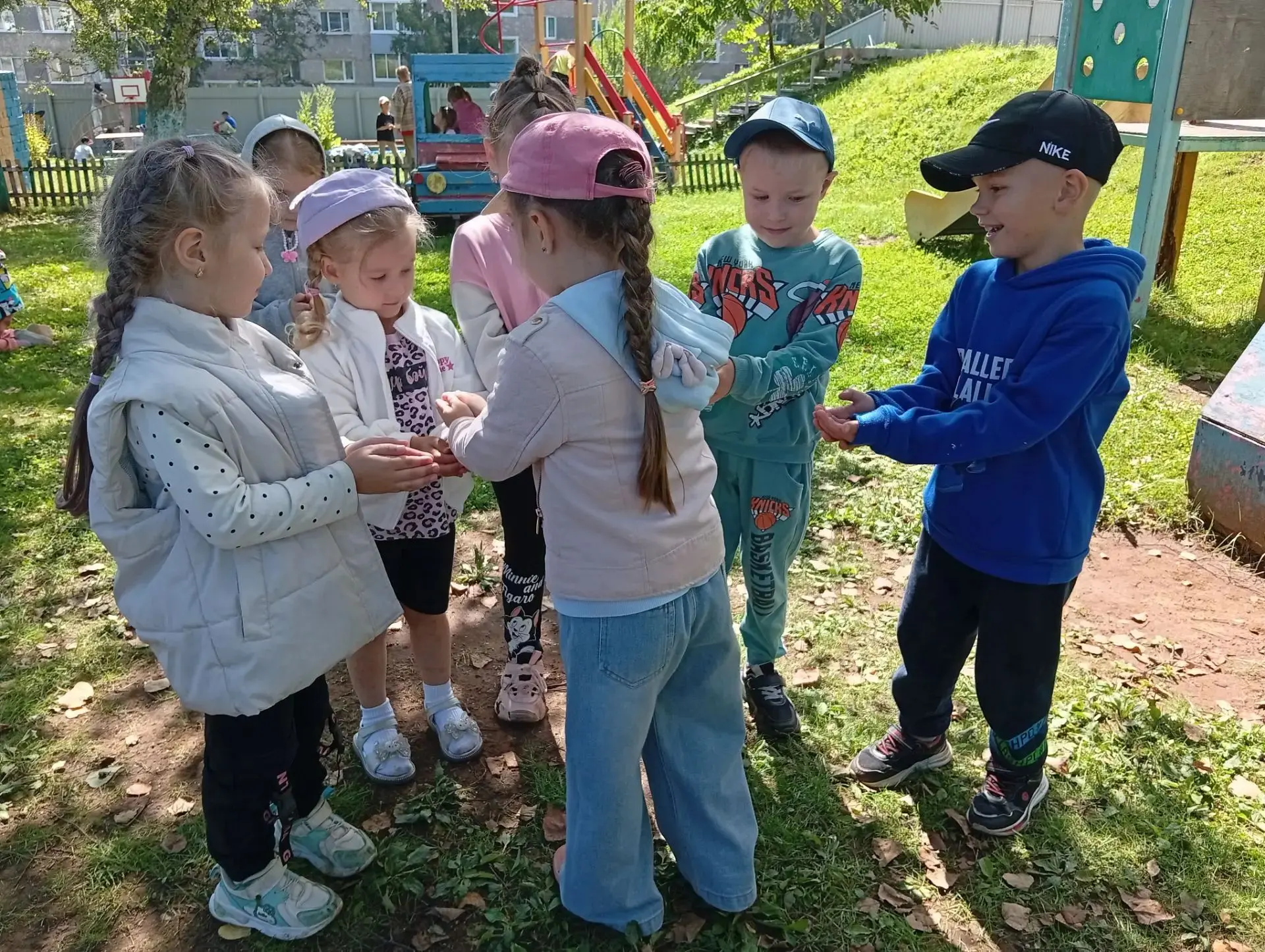 🍁1 сентября в группах 5 А и 6 А также воспитателем Логвиновой Альбиной Александровной ...