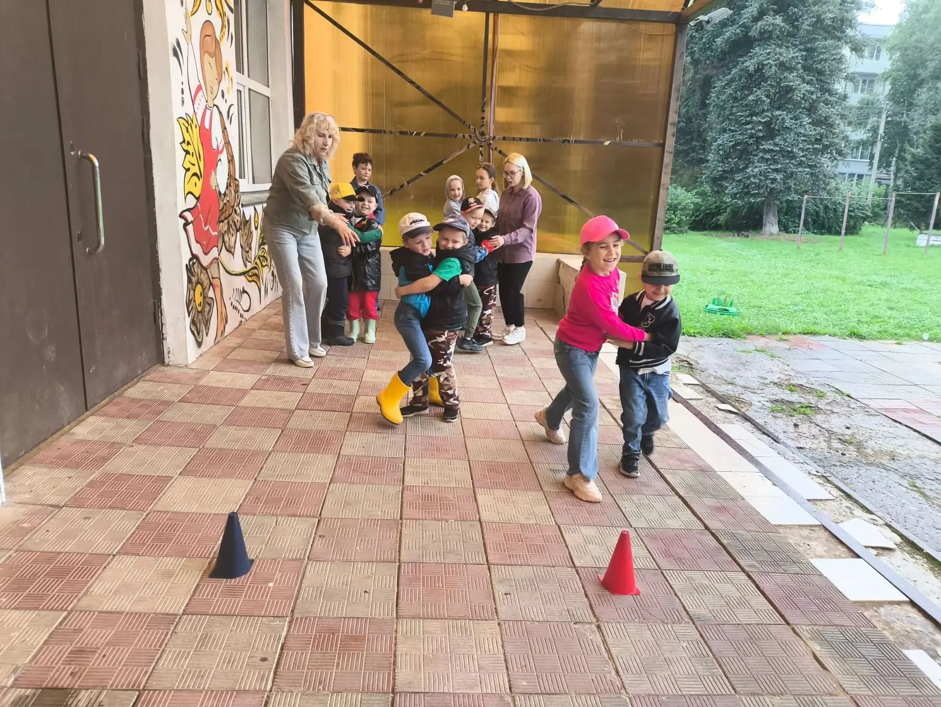 Энергия, смех и командный дух💪🚀🏸

В библиотеке п. Архангельский состоялась зажигательная спортивн