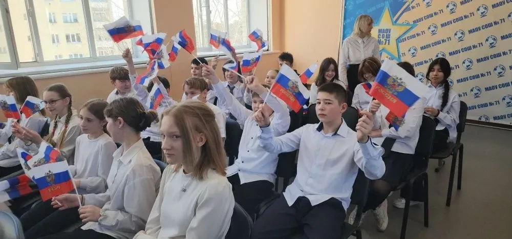 Два дня в школе № 71 звучала патриотическая песня. И это был не просто конкурс — это было нечто боль