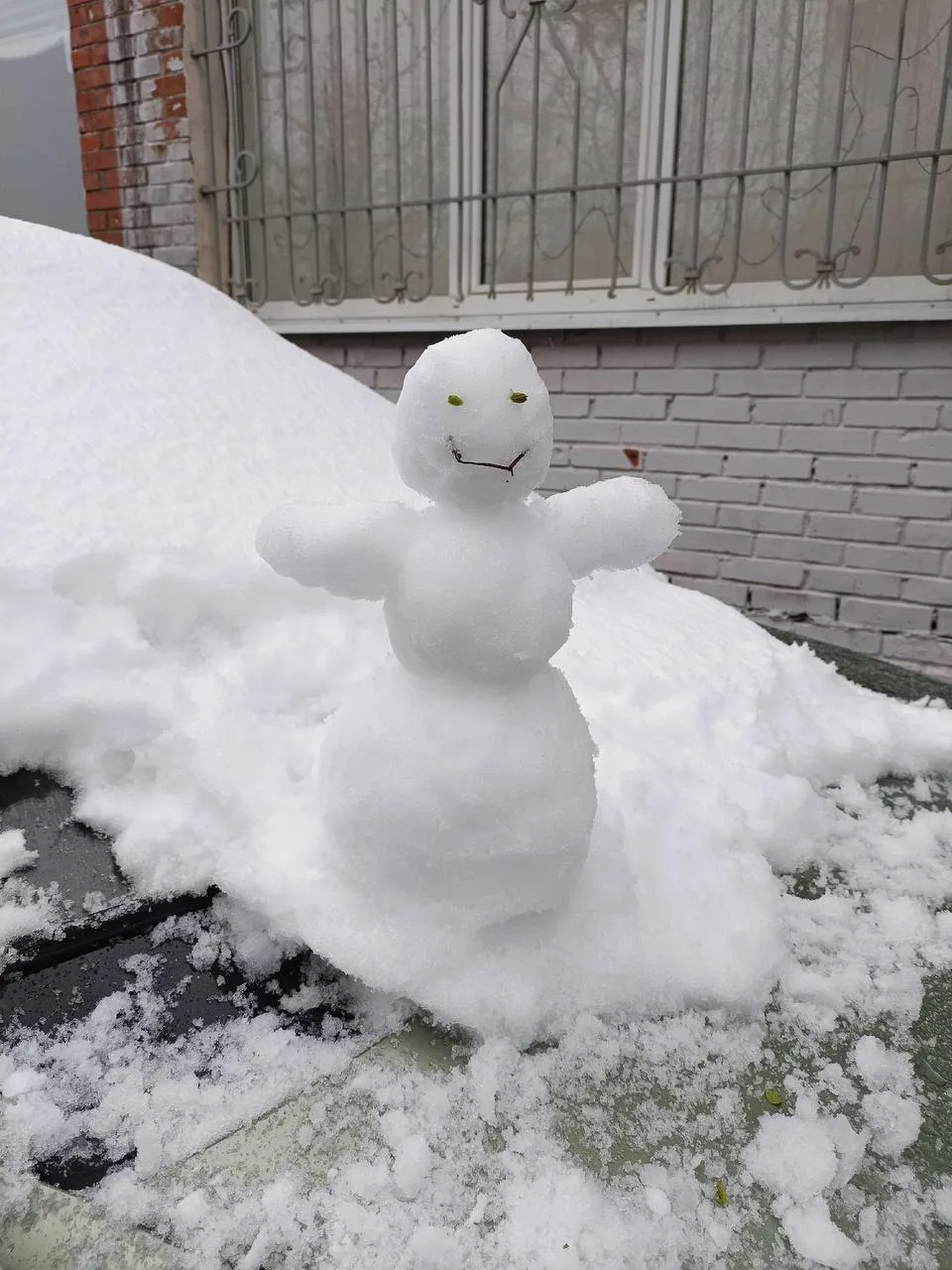 😳 Апрель сошёл с ума: год назад +28°, сейчас +4° и снег в регионах  Ровно год назад, 22 апреля, в Та