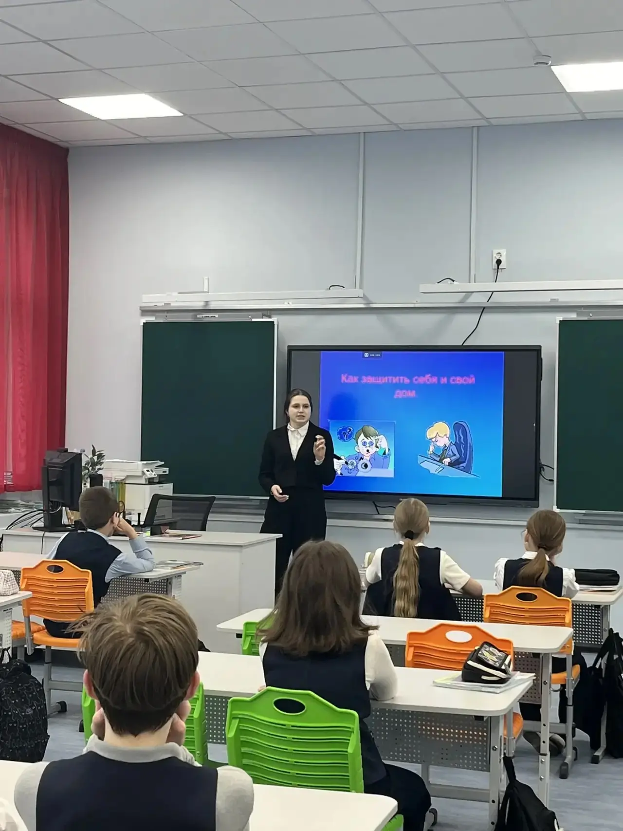 Полезные встречи 👋  Юные железнодорожники стали участниками двух серьёзных и полезных встреч. Говори