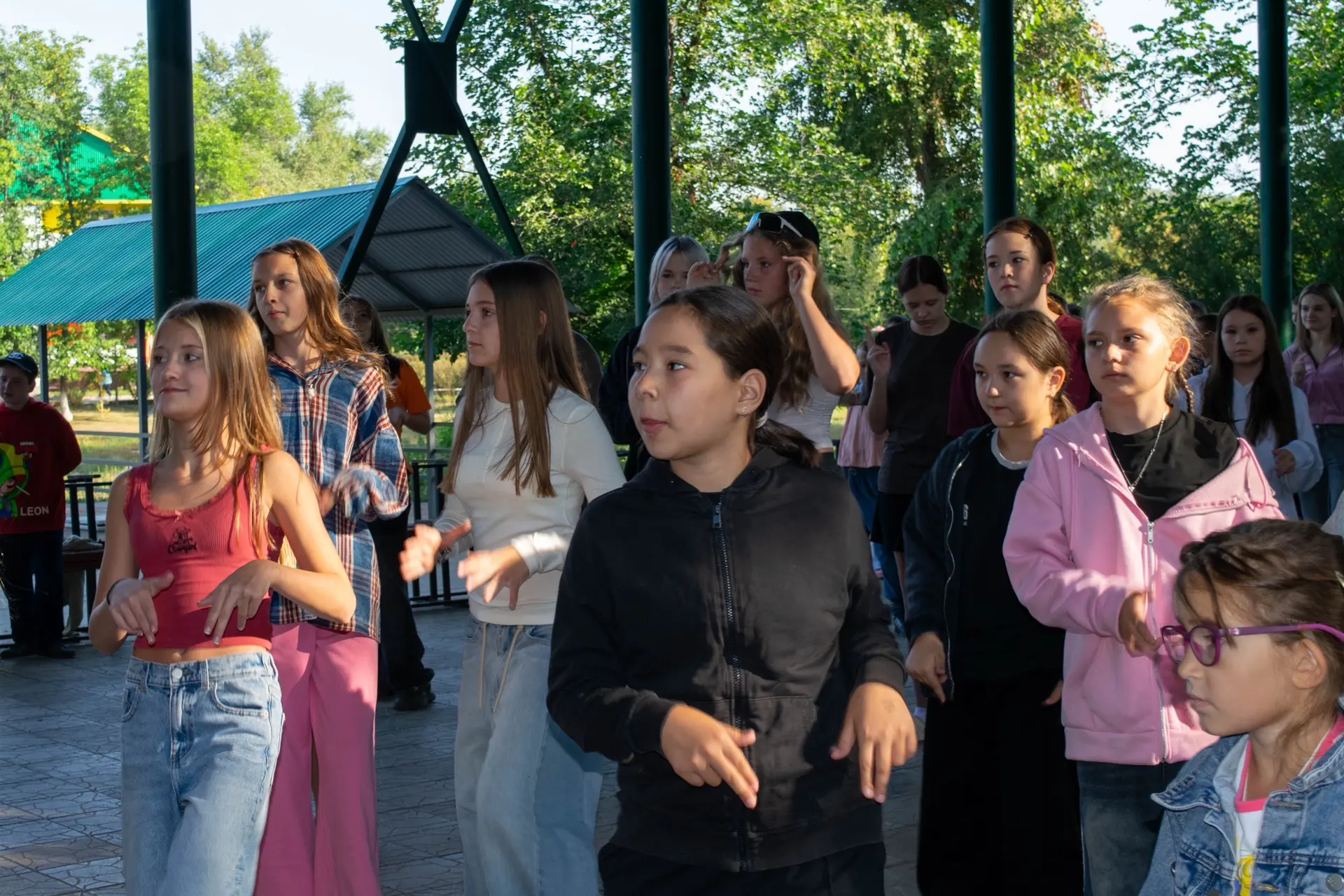 Утро в лагере: зарядка, кружки, отличное настроение 🌸