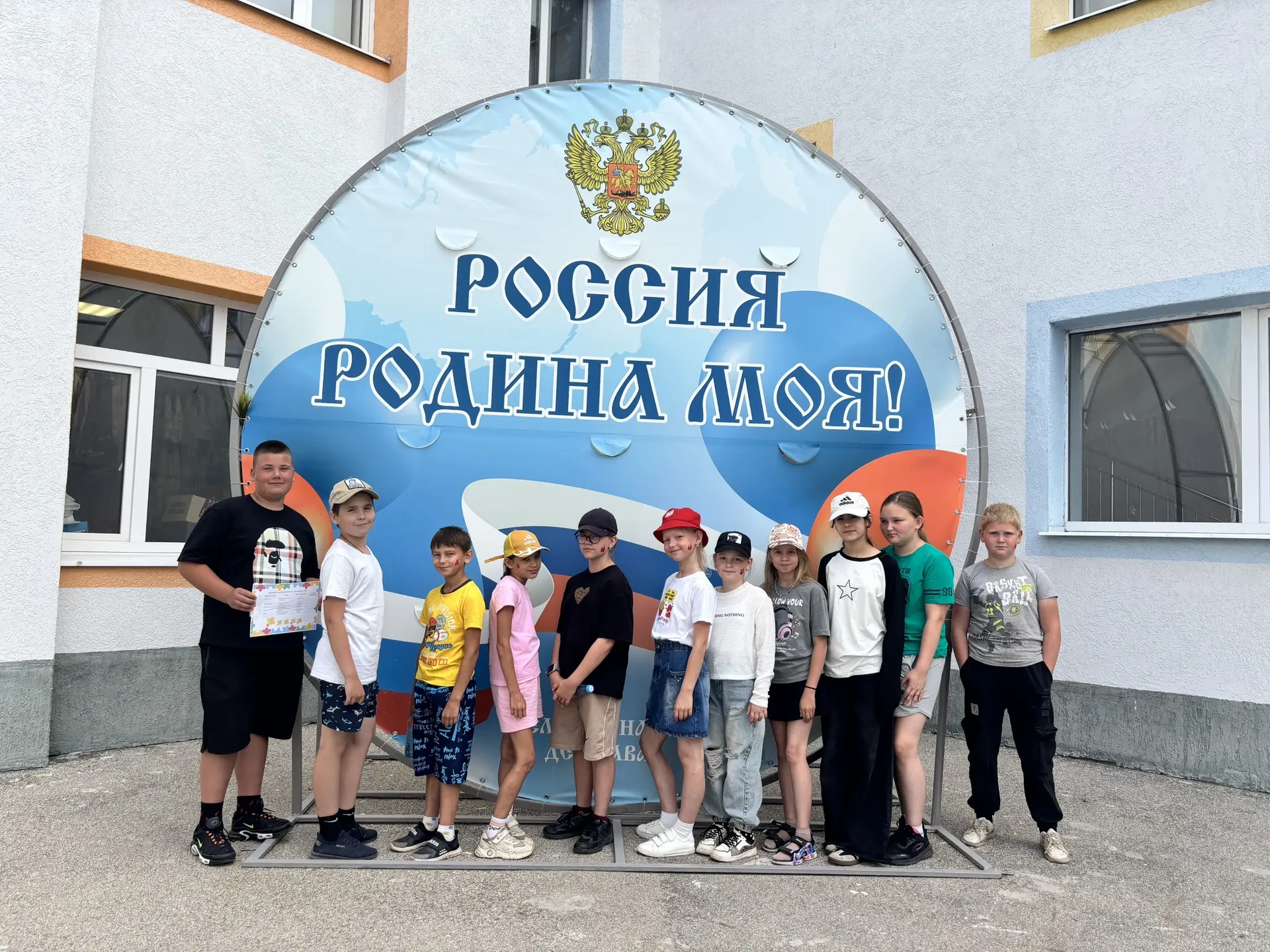 Наша школа — в центре праздника «ДетствоФест. Хоровод дружбы»

🇷🇺 17 июня на территории Северо-Зап